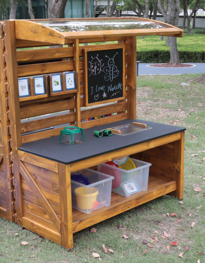 Outdoor Entdeckerstation mit viel Zubehör